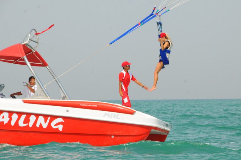 landingparachuteonparasailingboat Best Boat Design Boat Design